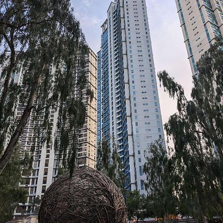 Bellagio One Bedrroom Bgc Burgos Circle By Christine Suites Ph Taguig Exterior photo