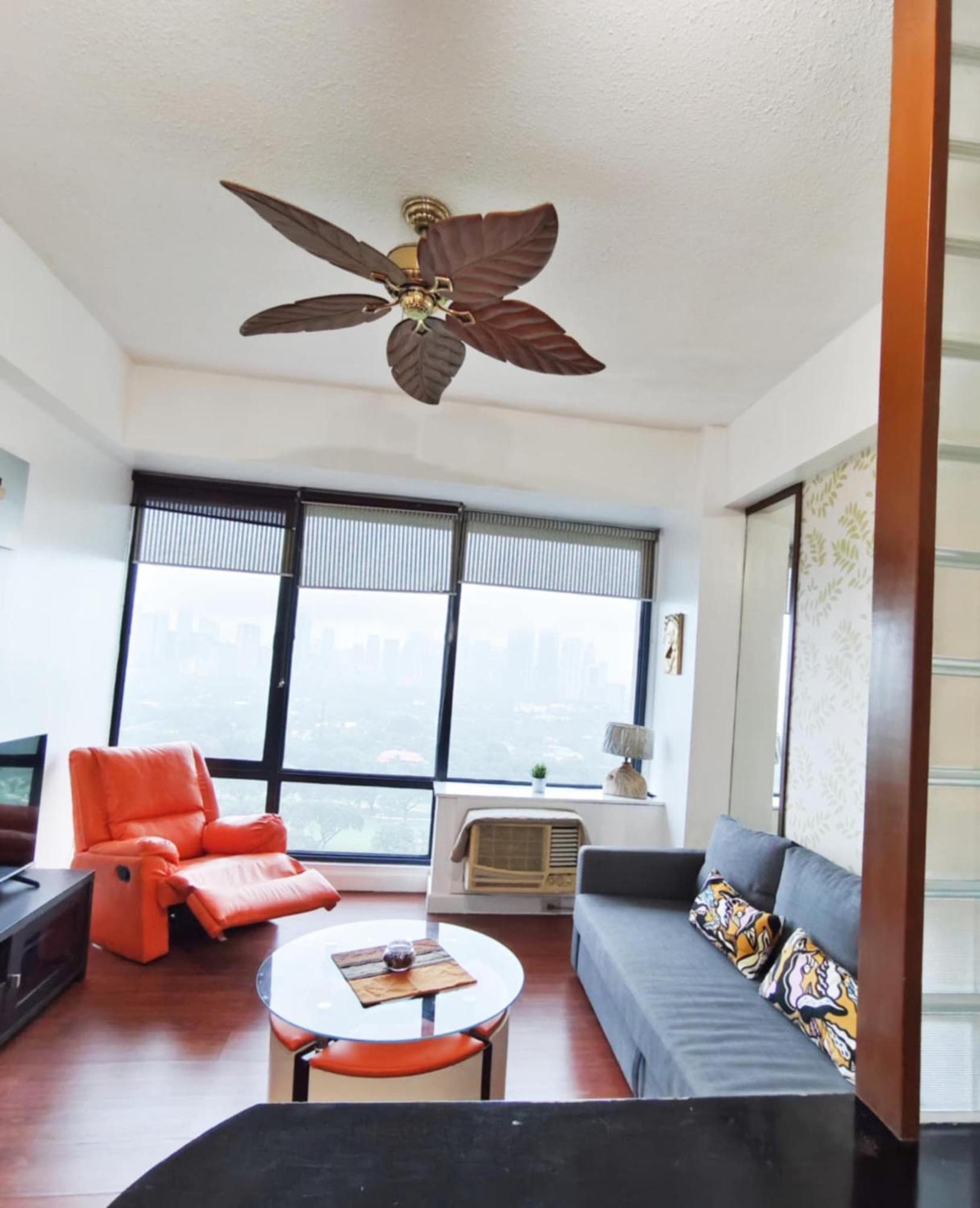 Bellagio One Bedrroom Bgc Burgos Circle By Christine Suites Ph Taguig Exterior photo