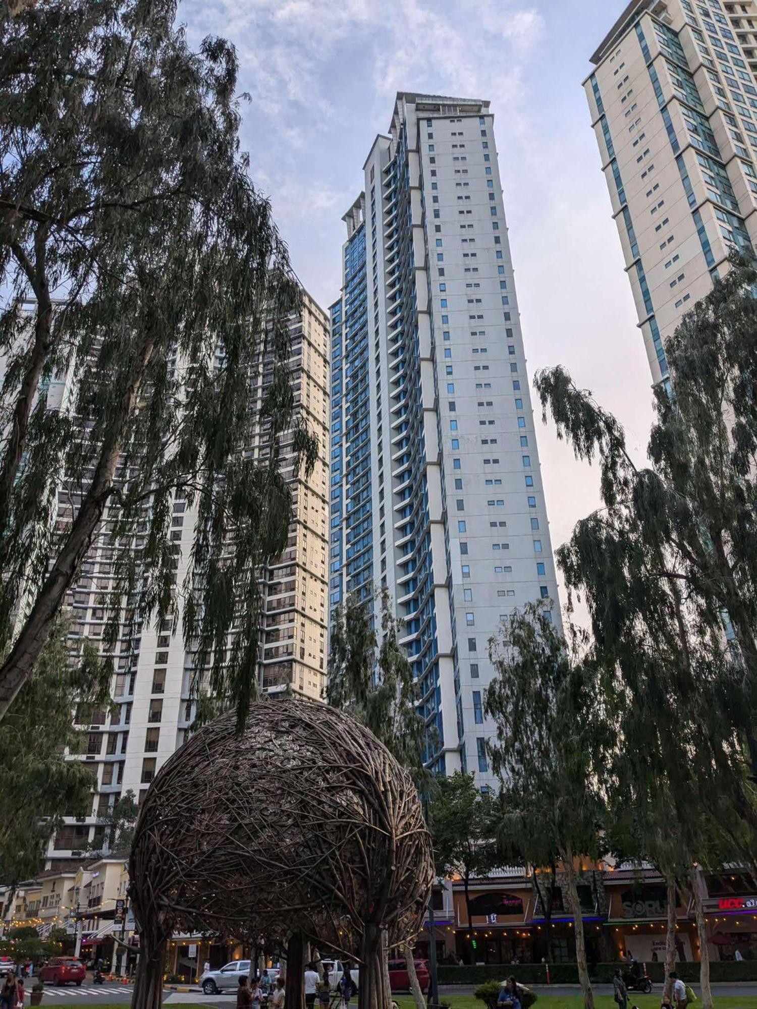 Bellagio One Bedrroom Bgc Burgos Circle By Christine Suites Ph Taguig Exterior photo